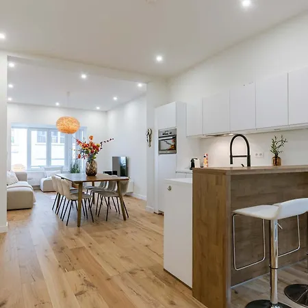 Huswell - Charming In - Perfect For 7 Guests アパート オステンド